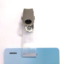 Clips jacaré ou Presilha para crachá com Alça Leitosa - Mín 015 - Gráfica Globalcards
