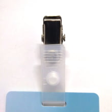 Clips jacaré ou Presilha para crachá com Alça Leitosa - Mín 015 - Gráfica Globalcards