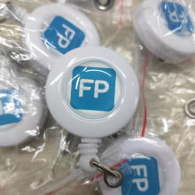 Clips Retratil Personalizado Roller Clips Io Io para Cracha com Alça transparente