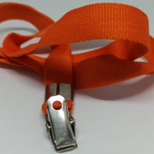 Cordão Liso 15mm para crachá c/ presilha clips jacaré laranja