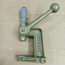 Máquina Manual para Fixação de cordão e Forração de Botões Cardenas Balancim 100